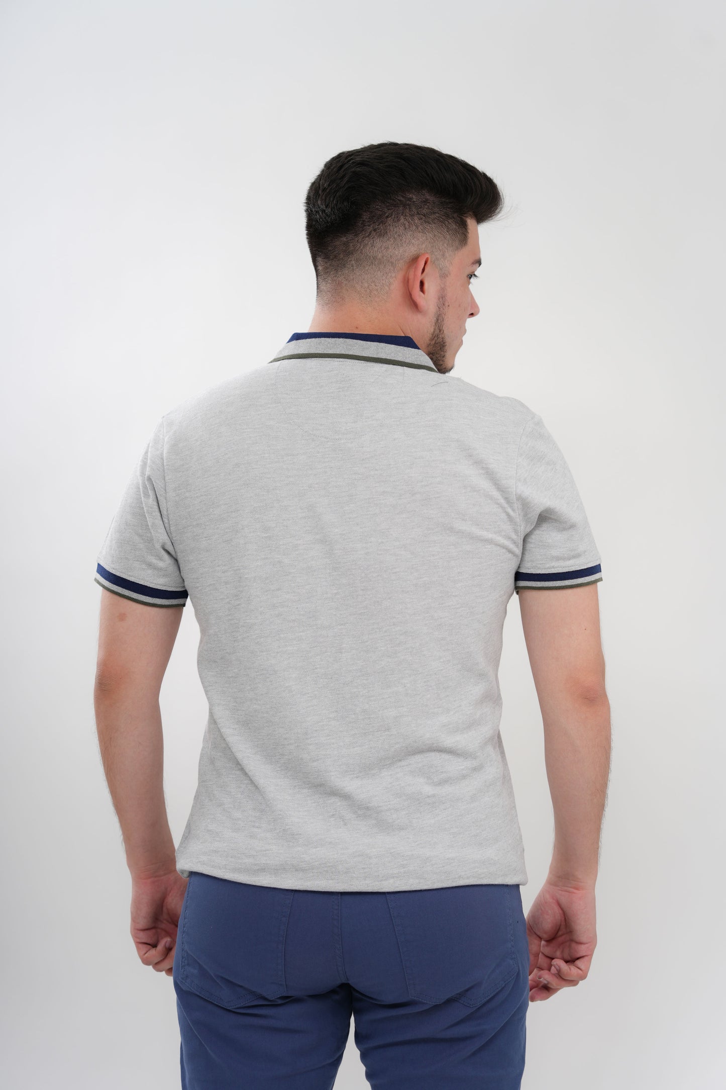 TB Polo - 1 46% Algodón 49% Polyester 5% Viscosa - Gris